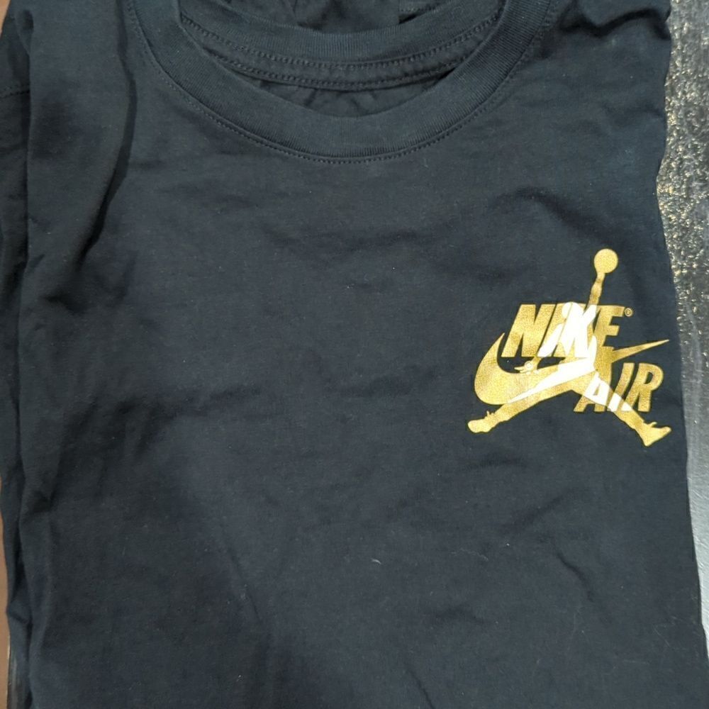 Nike Air Jordan Long Sleeve T-shirt - Picture 6 of 6